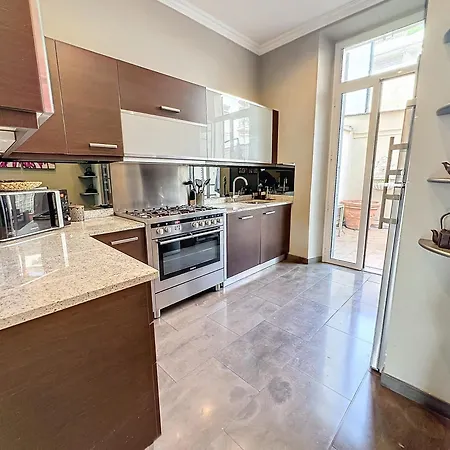 Beautiful 2 Bedroom Bourgeois Style Antibes 333