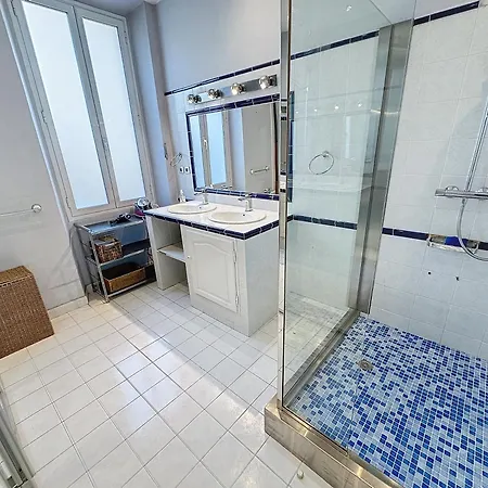 Beautiful 2 Bedroom Bourgeois Style Antibes 333 Апартаменты Канны